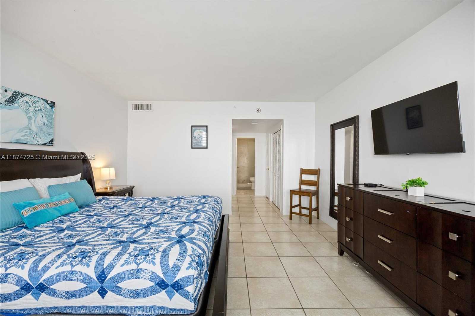 Small Image of 5601 COLLINS AVE #410, Miami Beach Number 30