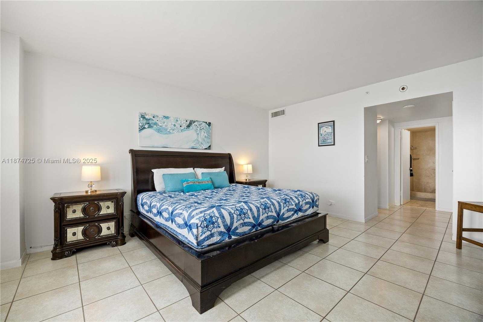 Small Image of 5601 COLLINS AVE #410, Miami Beach Number 31