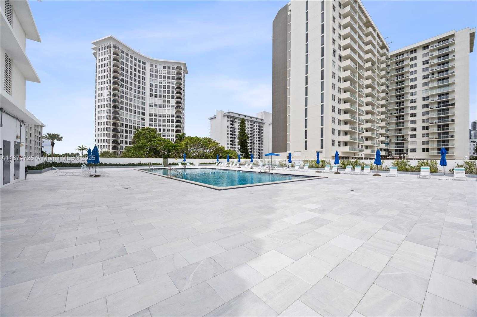 Small Image of 5601 COLLINS AVE #410, Miami Beach Number 34