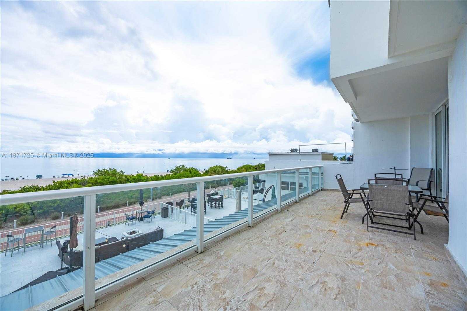 Small Image of 5601 COLLINS AVE #410, Miami Beach Number 4