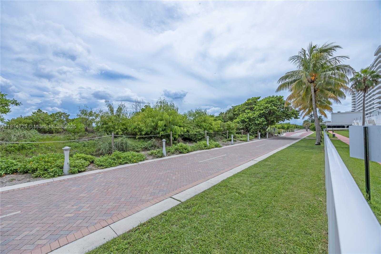 Small Image of 5601 COLLINS AVE #410, Miami Beach Number 40