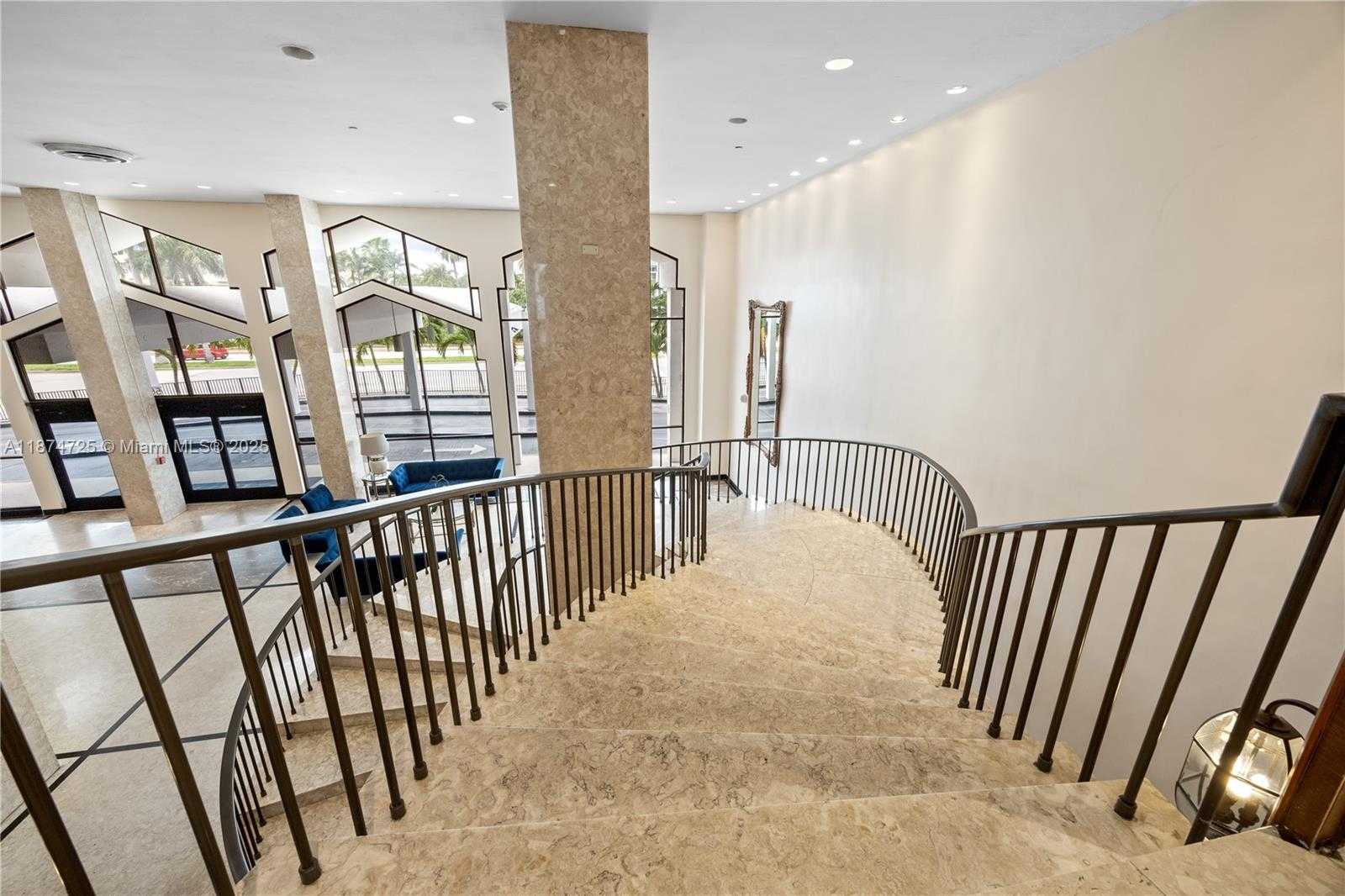 Small Image of 5601 COLLINS AVE #410, Miami Beach Number 42