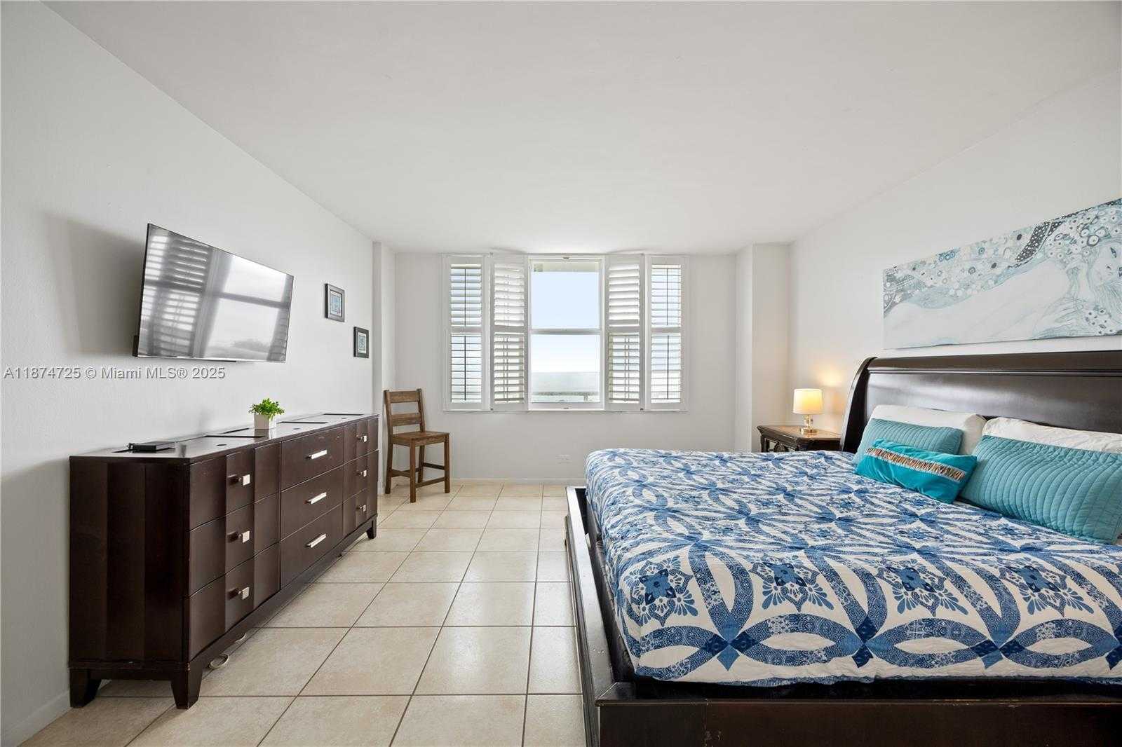 Small Image of 5601 COLLINS AVE #410, Miami Beach Number 7