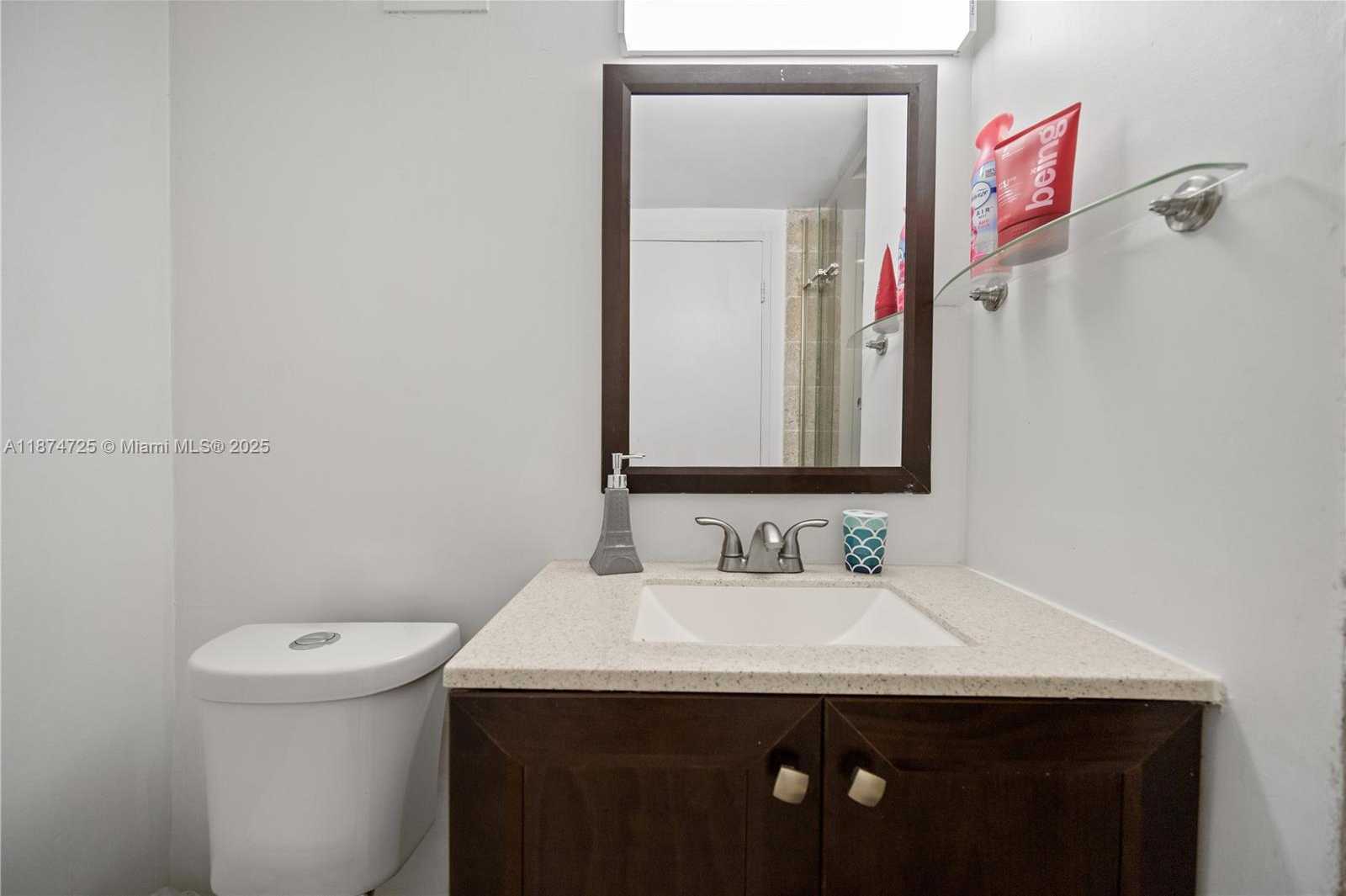 Small Image of 5601 COLLINS AVE #410, Miami Beach Number 9
