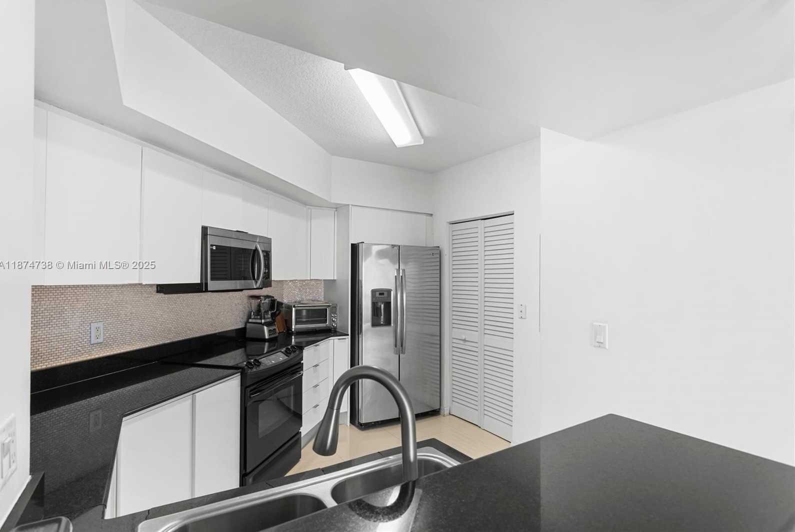 Small Image of 16699 COLLINS AVE #3402, Sunny Isles Beach Number 14