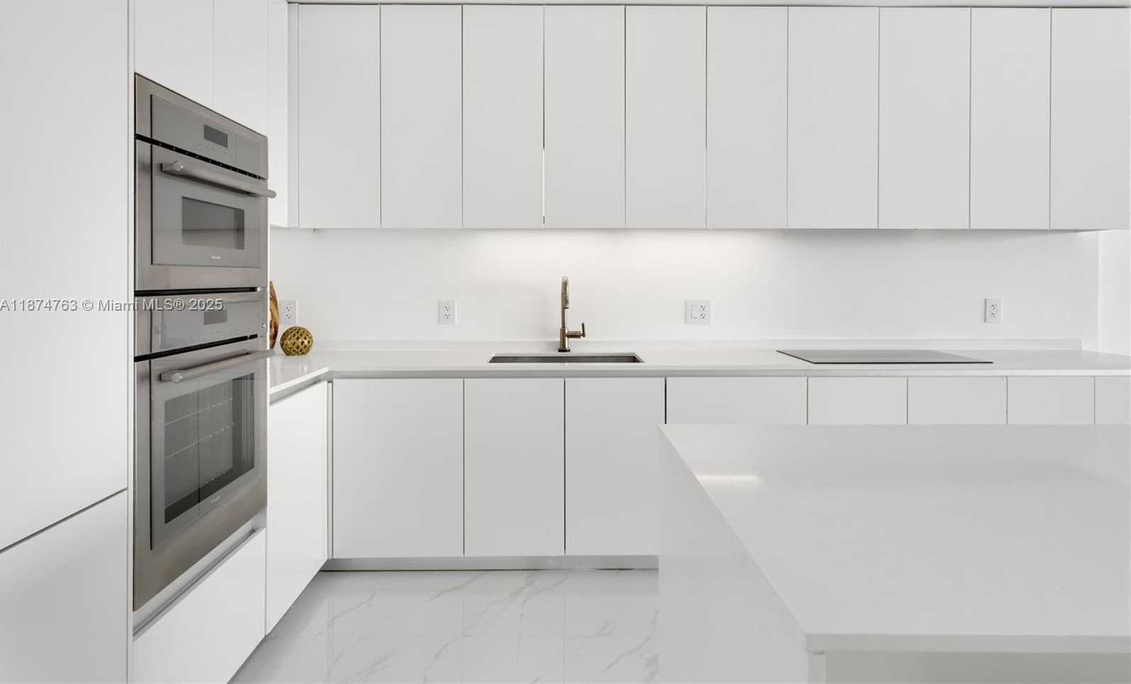 Small Image of 700 NORTH EAST 24TH ST #4702, Miami Number 7