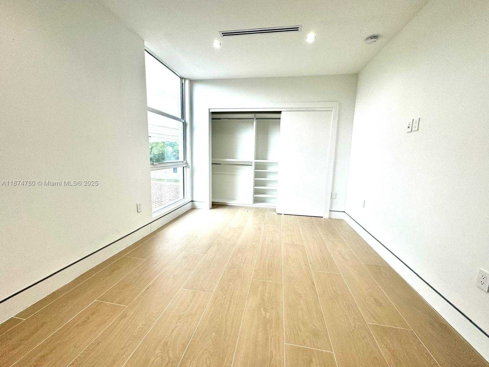 Small Image of 5728 NORTH WEST 5TH COURT #TH-1, Miami Number 27