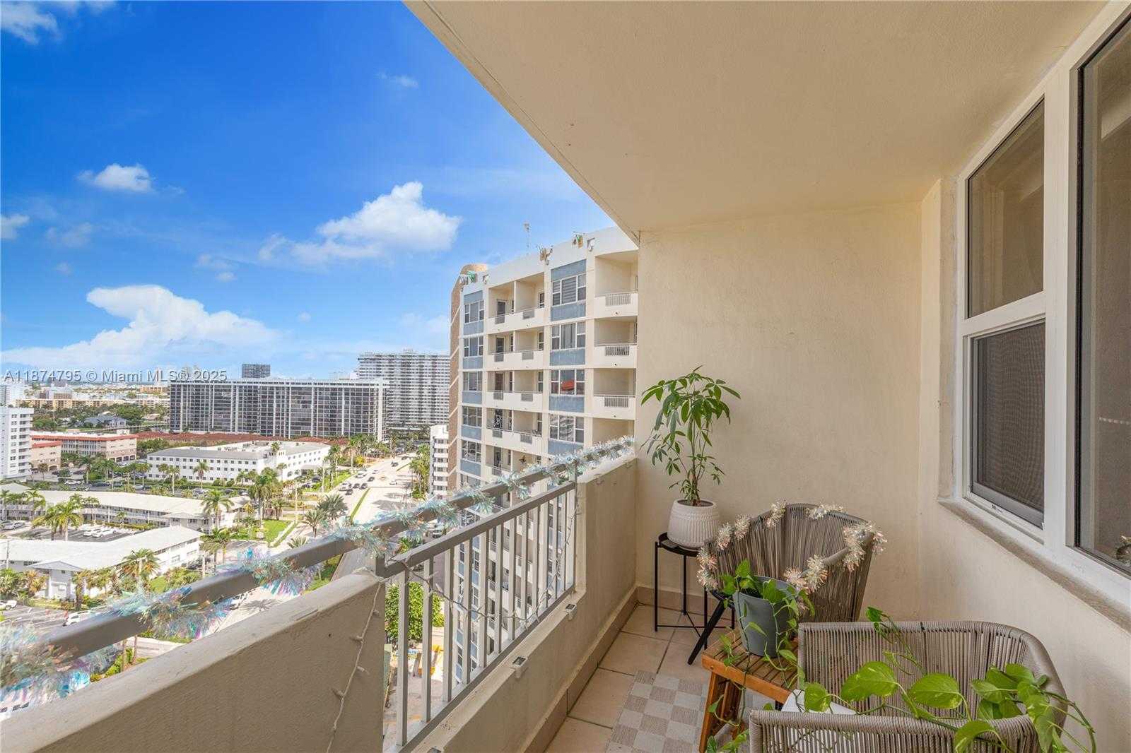 Small Image of 3180 SOUTH OCEAN DR #1517, Hallandale Beach Number 14