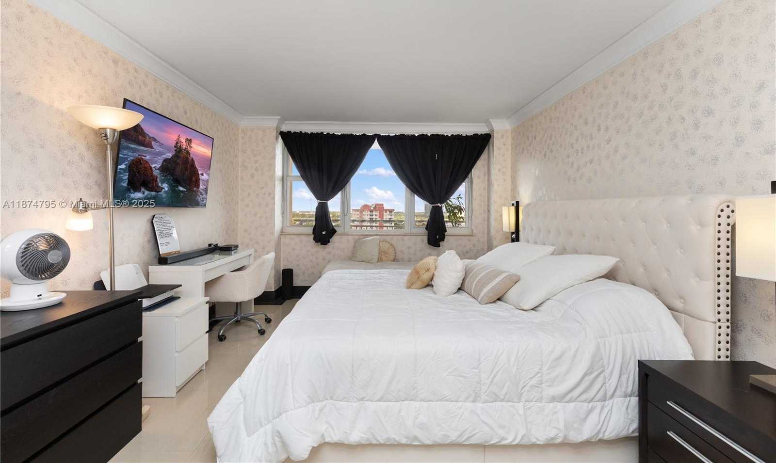 Small Image of 3180 SOUTH OCEAN DR #1517, Hallandale Beach Number 20