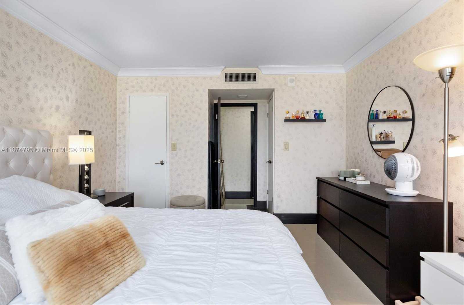 Small Image of 3180 SOUTH OCEAN DR #1517, Hallandale Beach Number 22