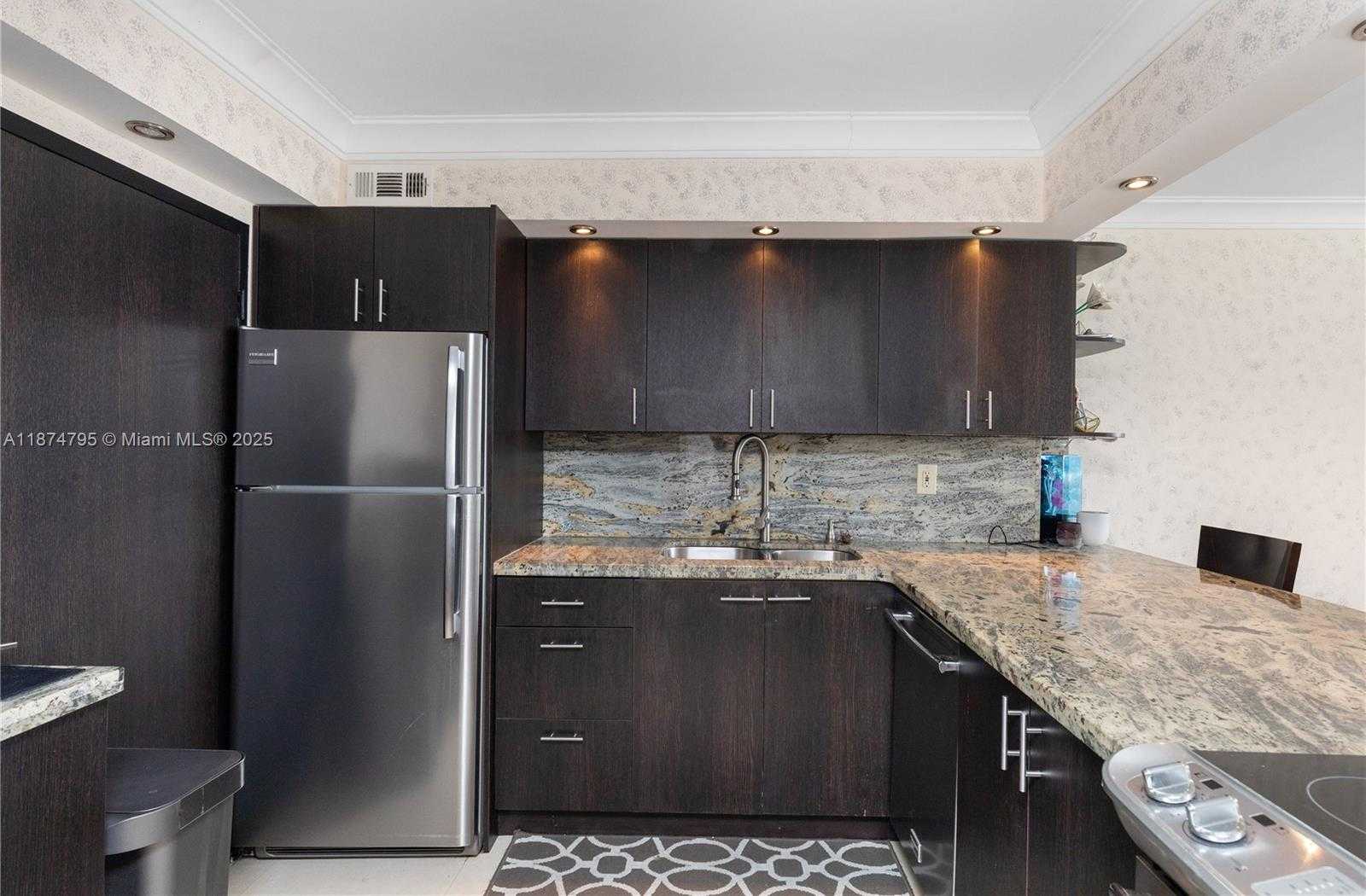 Small Image of 3180 SOUTH OCEAN DR #1517, Hallandale Beach Number 5