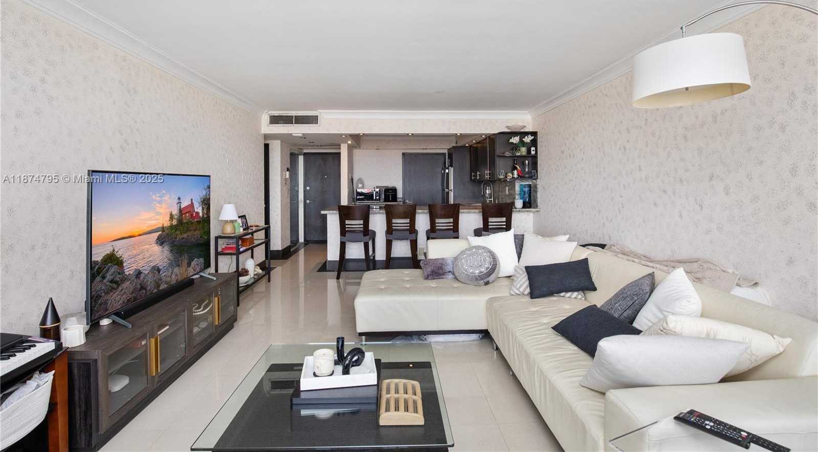 Small Image of 3180 SOUTH OCEAN DR #1517, Hallandale Beach Number 7