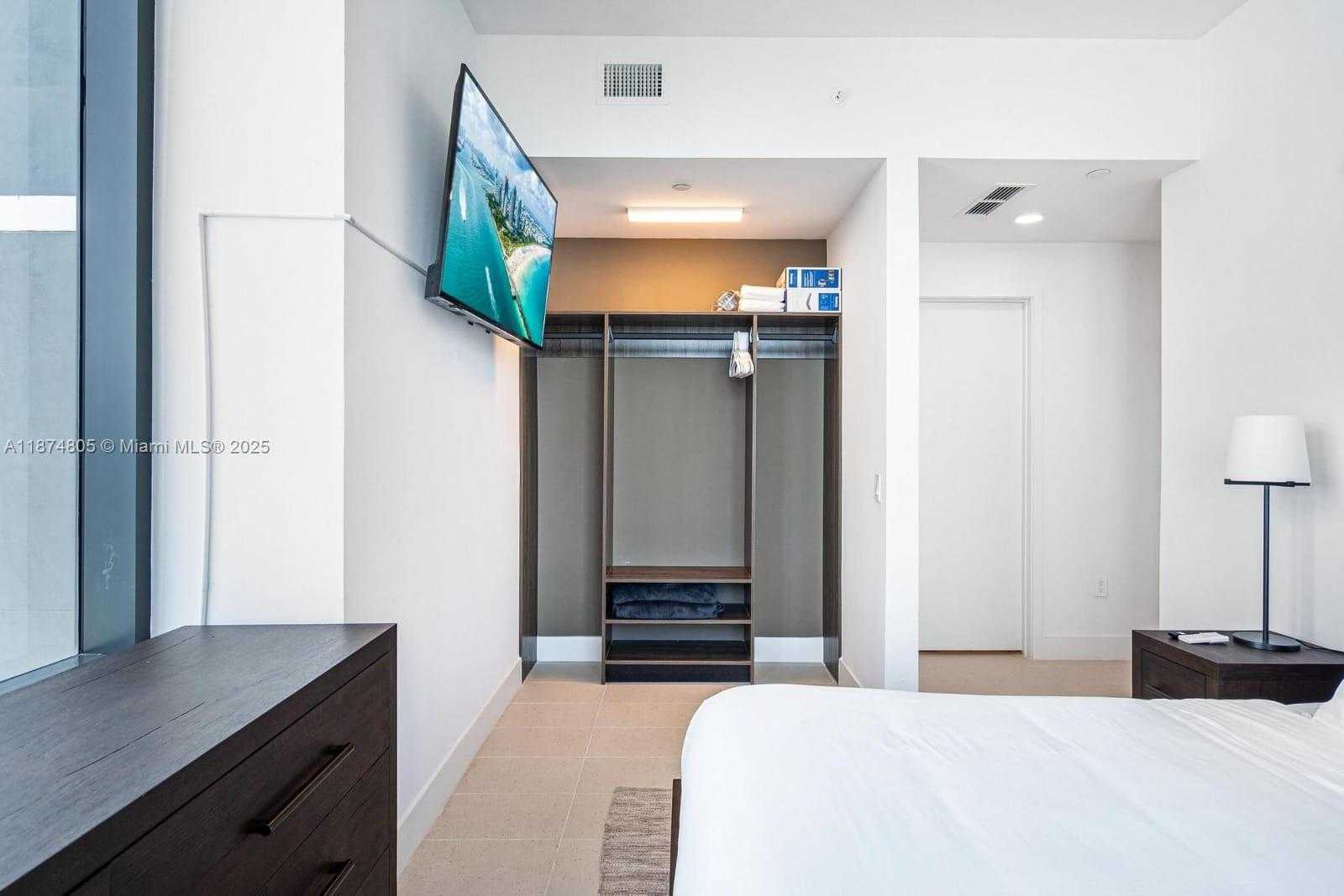 Small Image of 159 NORTH EAST 6TH ST #5101, Miami Number 32