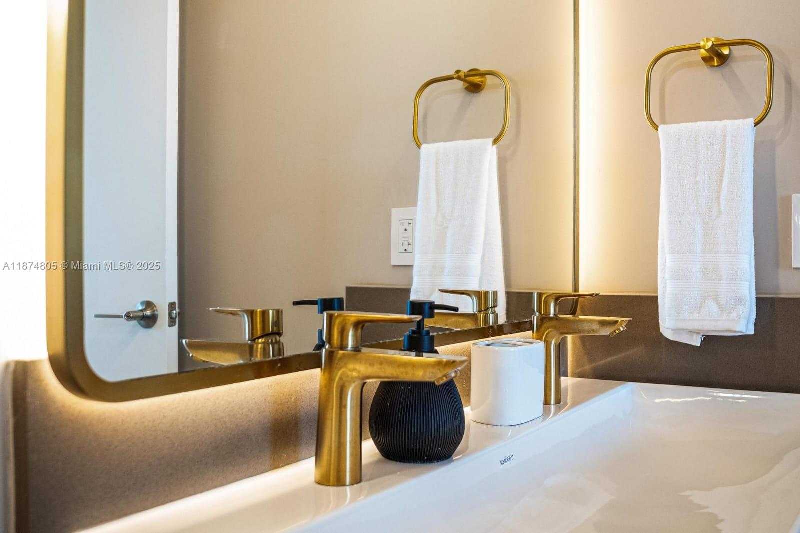 Small Image of 159 NORTH EAST 6TH ST #5101, Miami Number 48