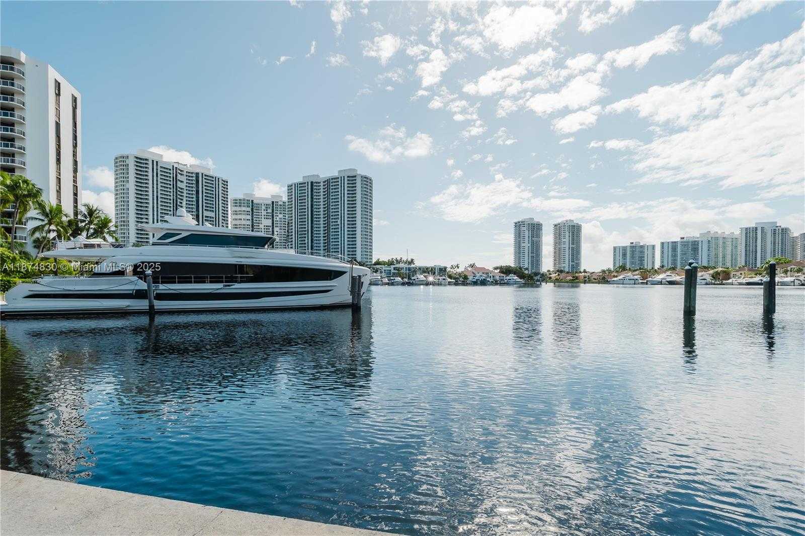 Small Image of 21195 HELMSMAN DR #F12, Aventura Number 64
