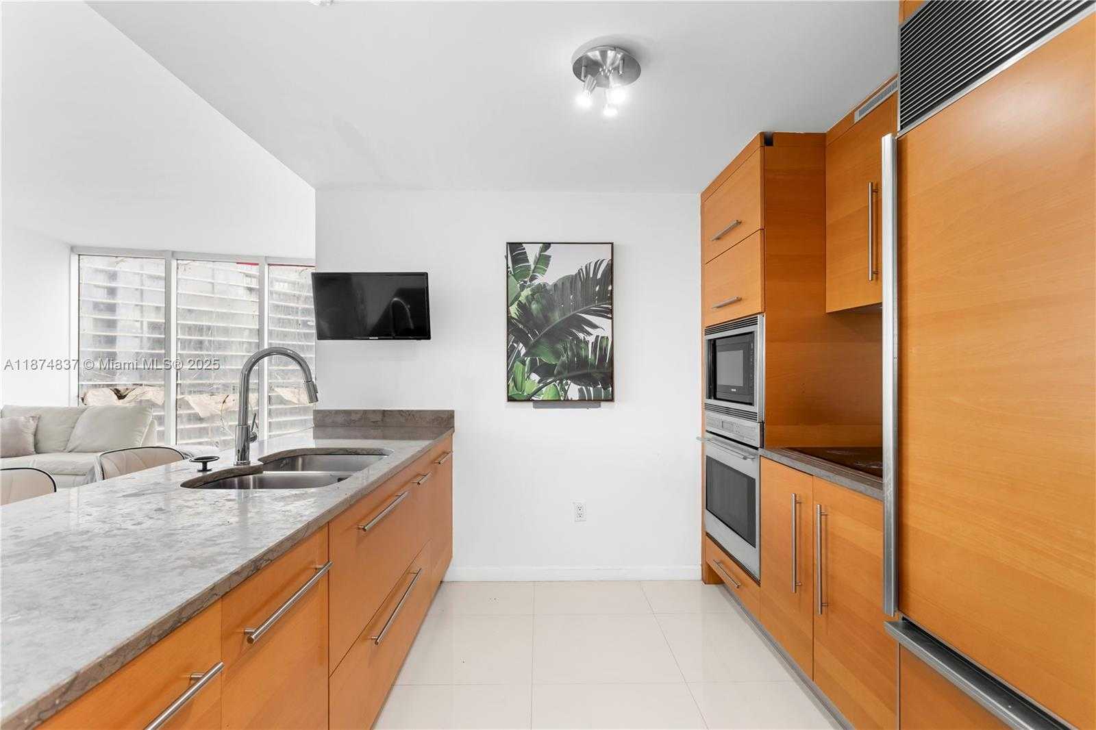 Small Image of 465 BRICKELL AVE #2702, Miami Number 11