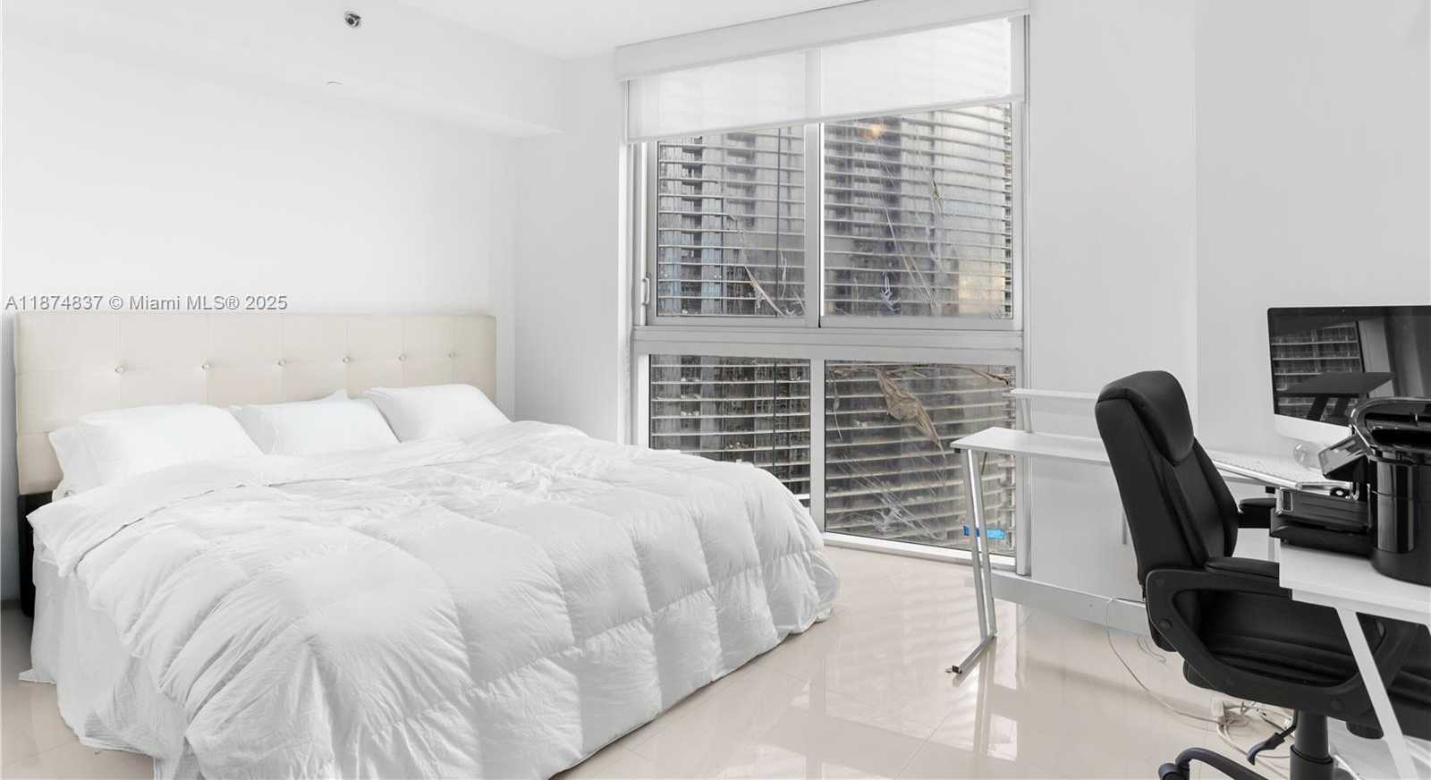 Small Image of 465 BRICKELL AVE #2702, Miami Number 12