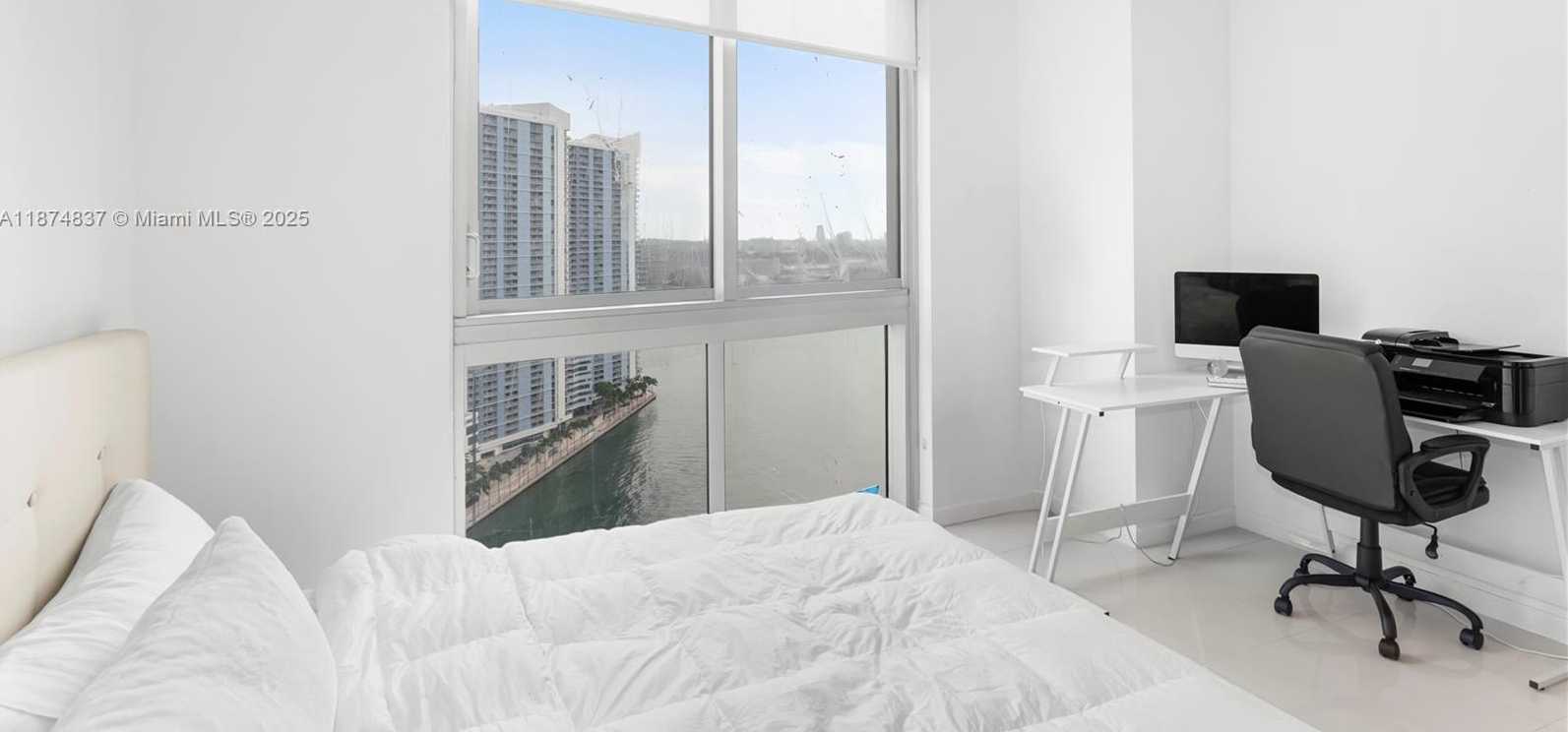 Small Image of 465 BRICKELL AVE #2702, Miami Number 13