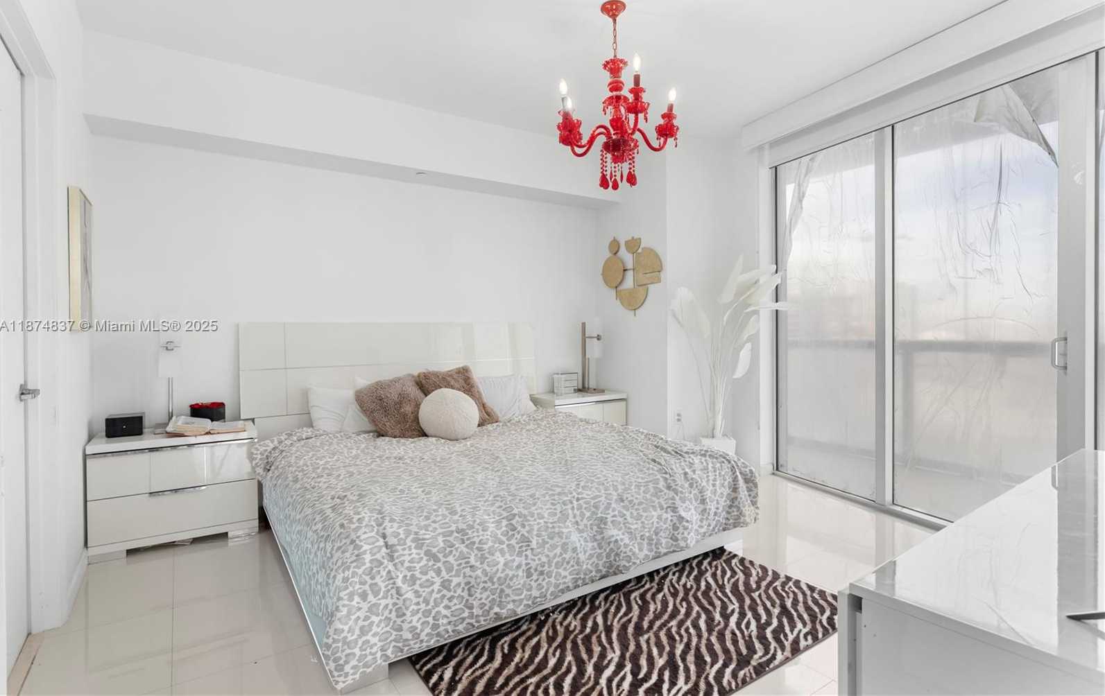 Small Image of 465 BRICKELL AVE #2702, Miami Number 16