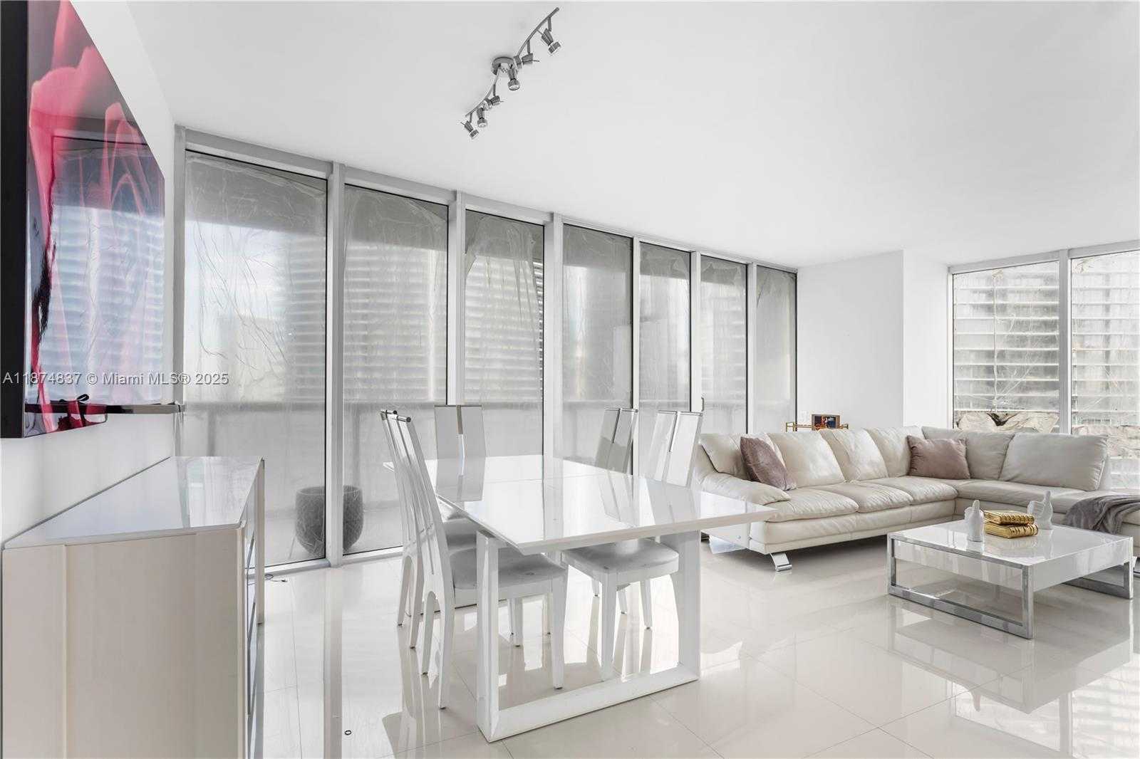Small Image of 465 BRICKELL AVE #2702, Miami Number 2