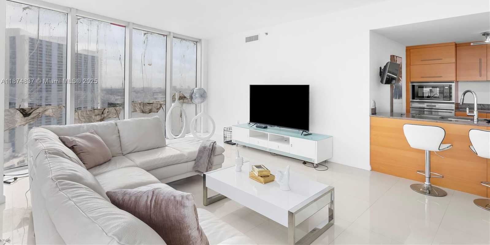 Small Image of 465 BRICKELL AVE #2702, Miami Number 5