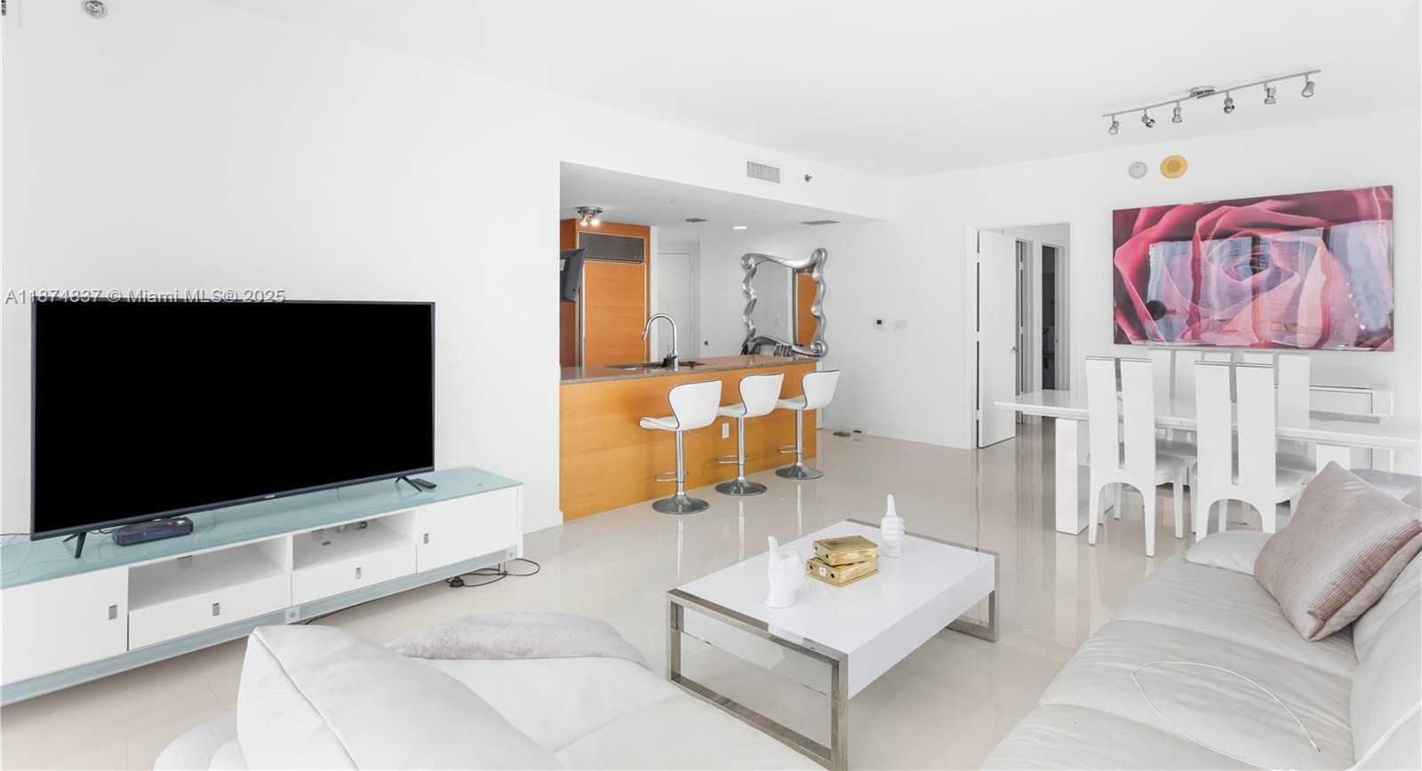 Small Image of 465 BRICKELL AVE #2702, Miami Number 6