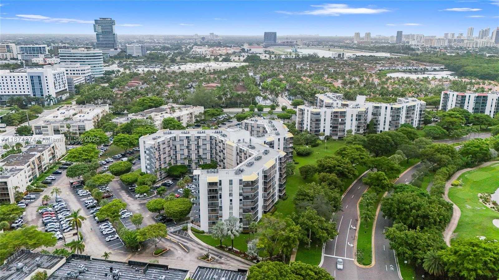Small Image of 20400 E Country Club Dr, Aventura, FL 33180, USA Number 26