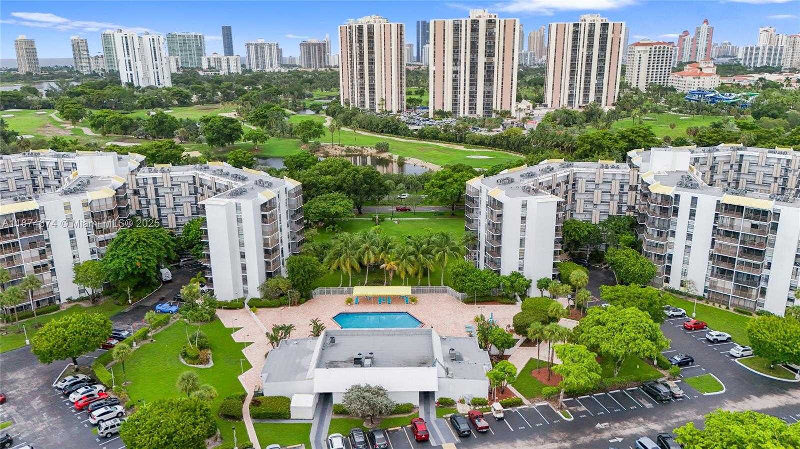 Small Image of 20400 E Country Club Dr, Aventura, FL 33180, USA Number 31