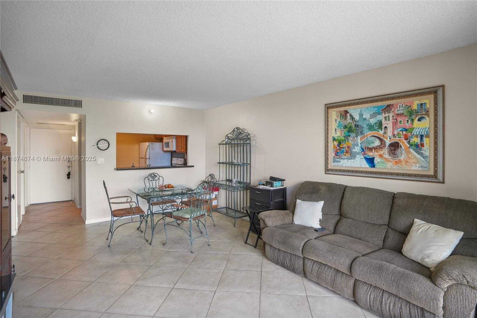 Small Image of 20400 E Country Club Dr, Aventura, FL 33180, USA Number 6