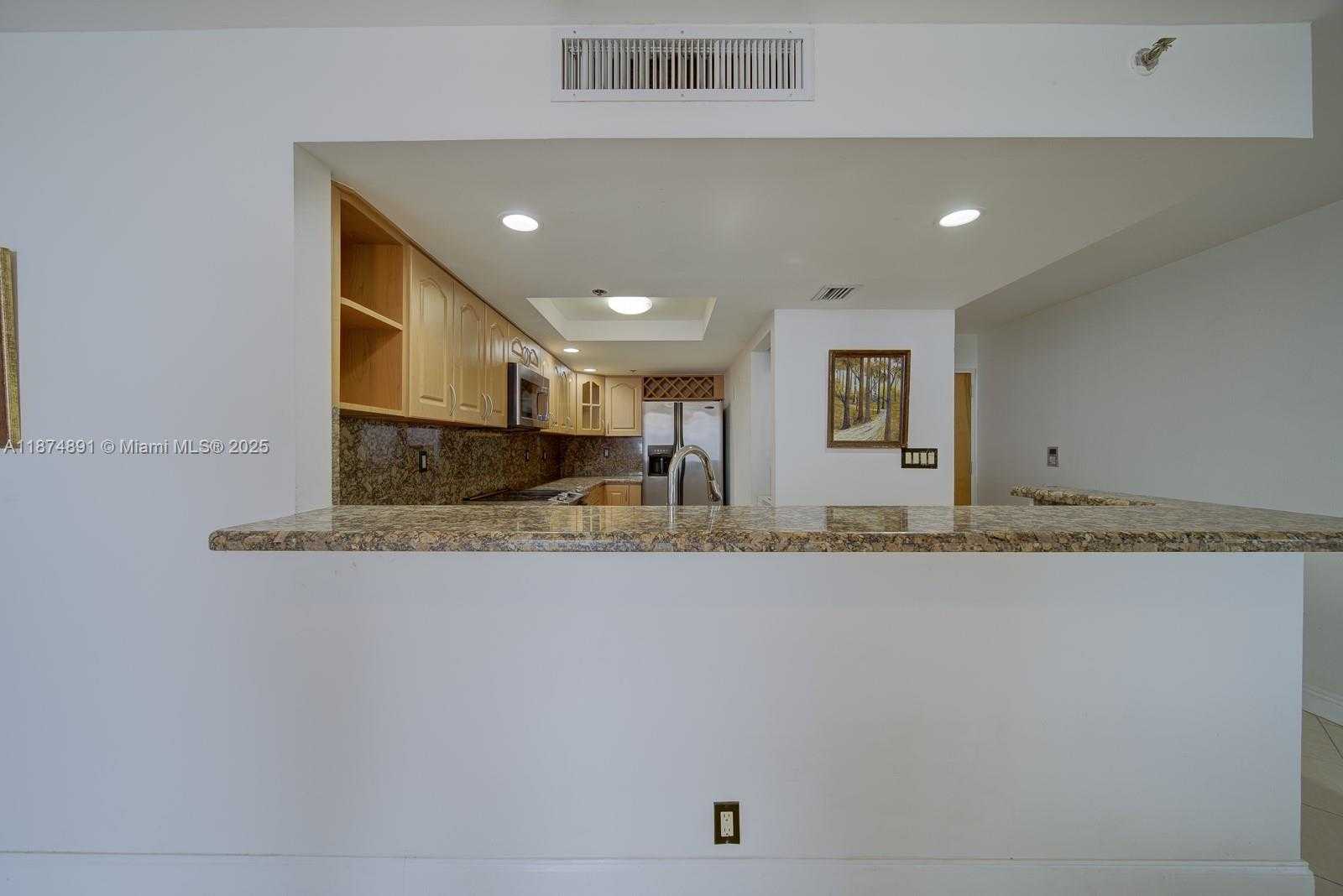 Small Image of 7601 EAST TREASURE DR #1811, North Bay Village Number 6