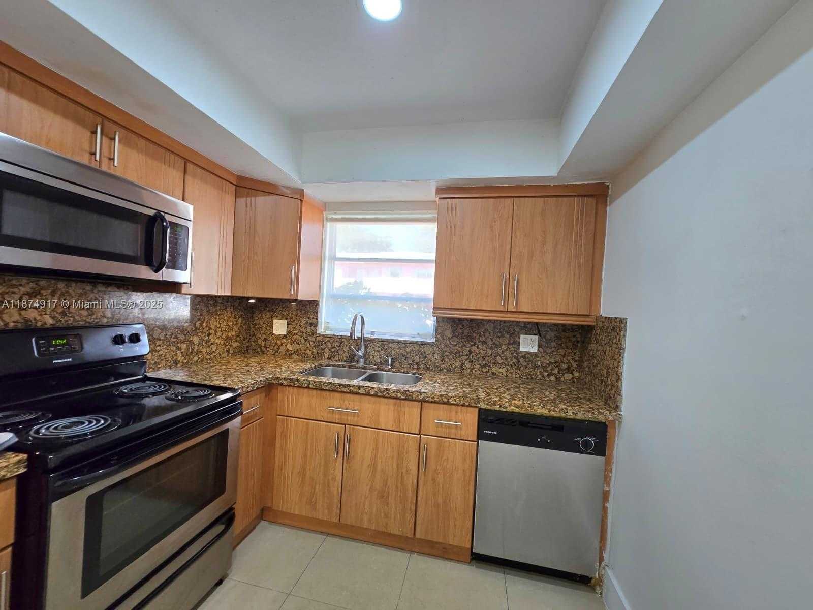 Small Image of 7520 SOUTH WEST 82ND ST #G118, Miami Number 21