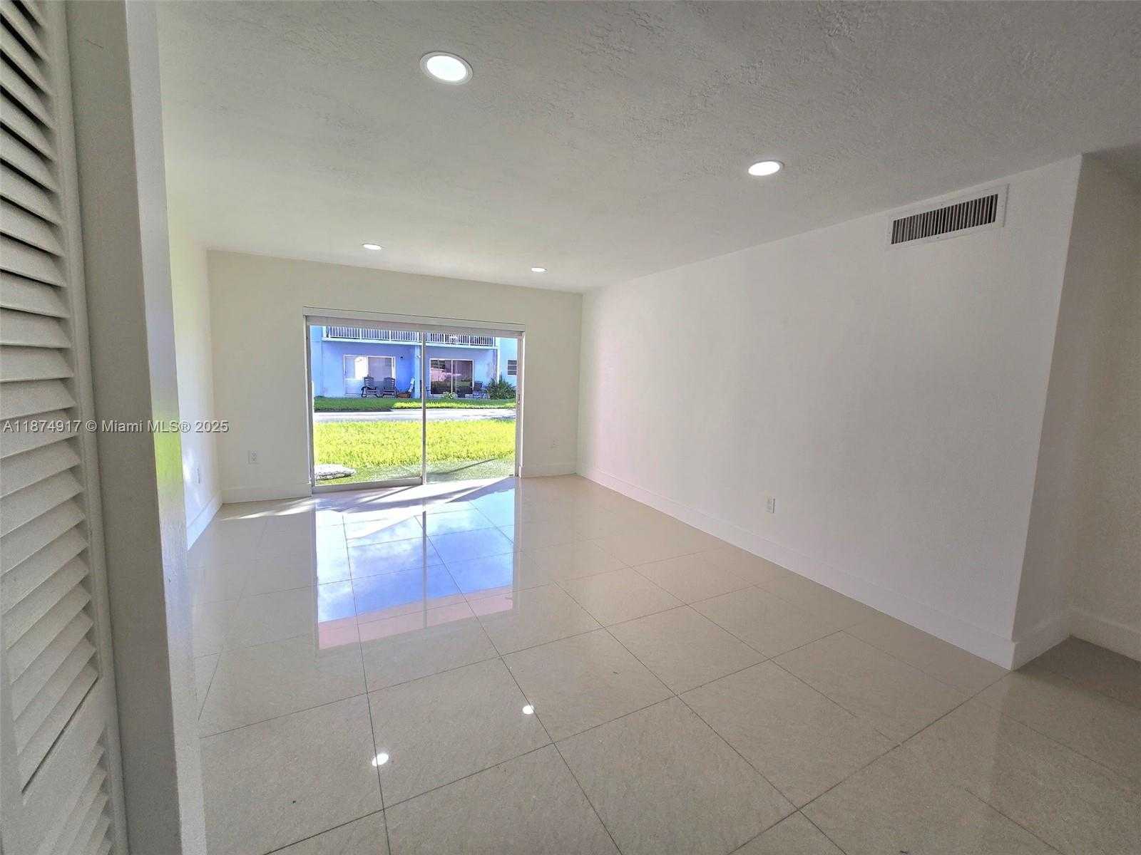 Small Image of 7520 SOUTH WEST 82ND ST #G118, Miami Number 3