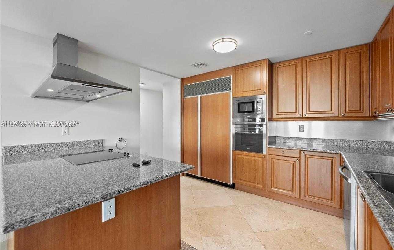 Small Image of 1643 BRICKELL AVE #1002, Miami Number 12
