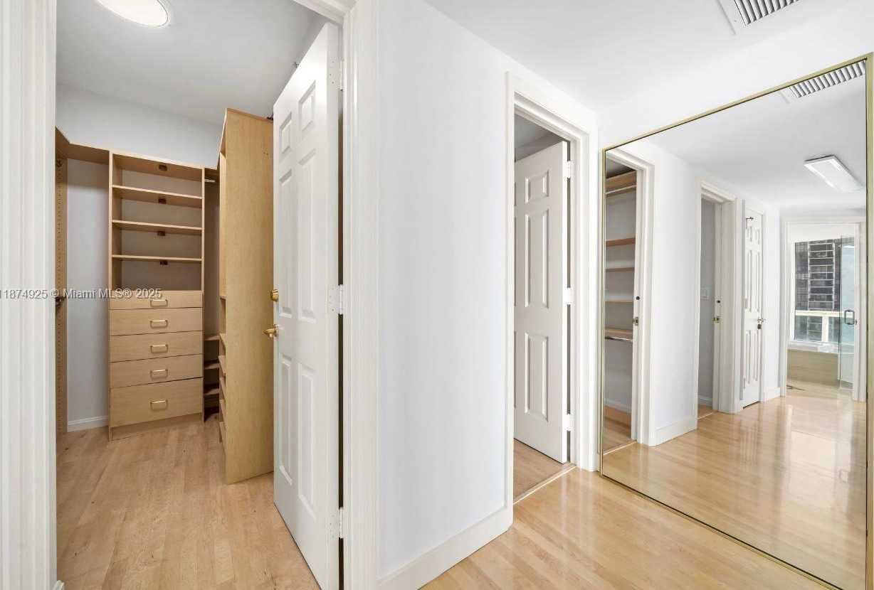 Small Image of 1643 BRICKELL AVE #1002, Miami Number 14