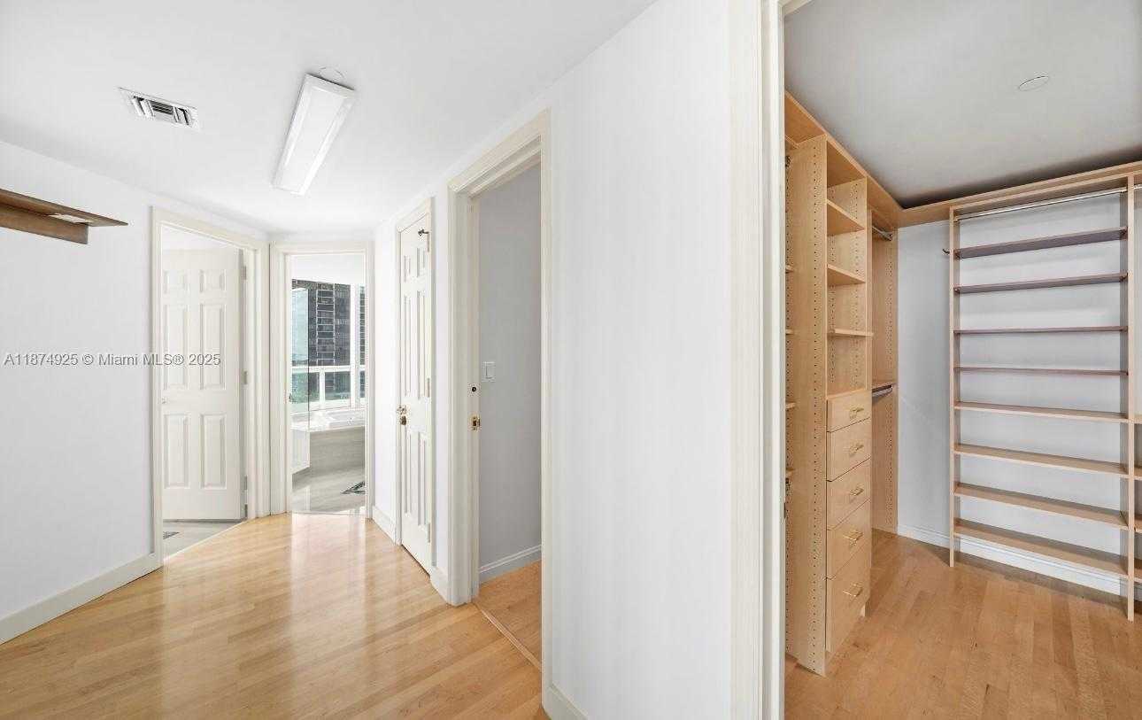 Small Image of 1643 BRICKELL AVE #1002, Miami Number 15