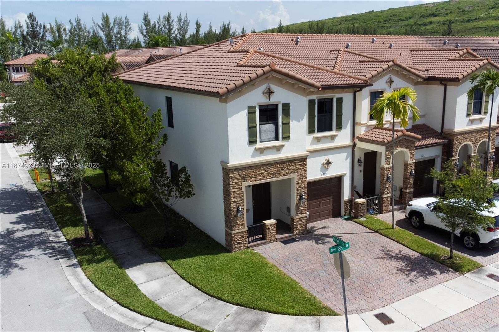Small Image of 9871 NORTH WEST 88TH TER, Doral Number 2