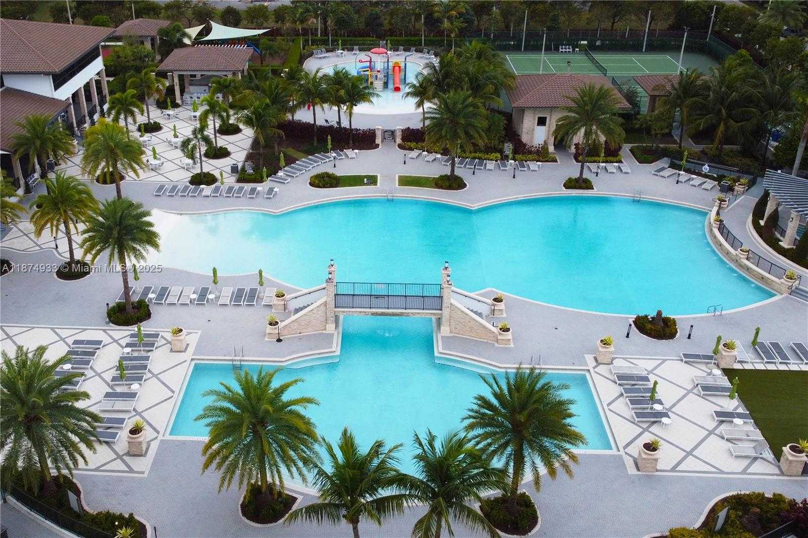 Small Image of 9871 NORTH WEST 88TH TER, Doral Number 5
