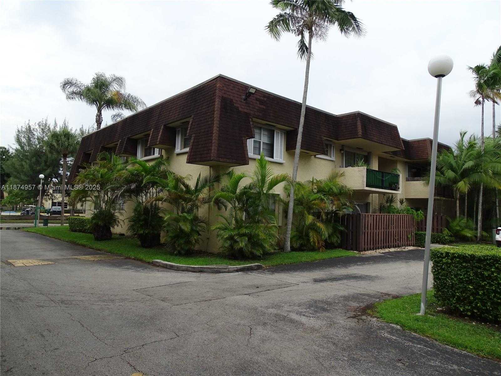 Small Image of 13730 SOUTH WEST 90TH AVE #16-8, Miami Number 2