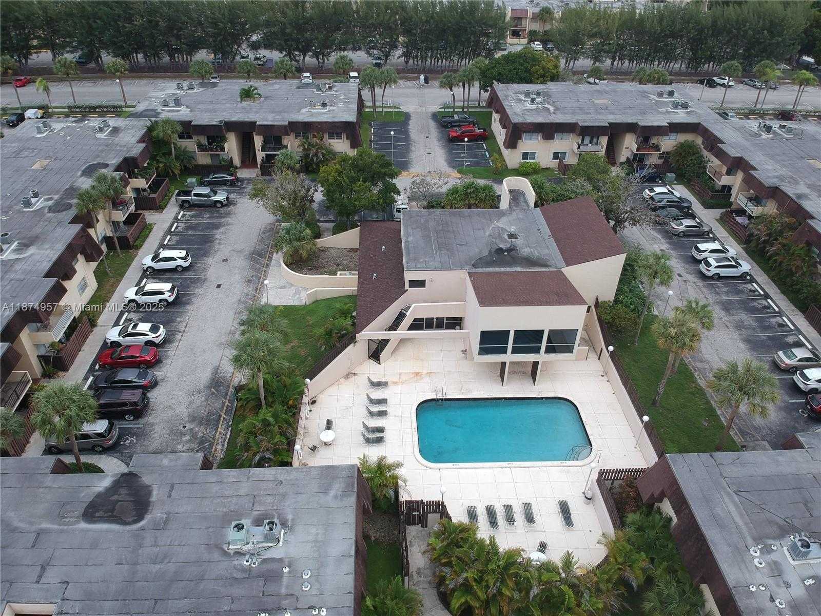 Small Image of 13730 SOUTH WEST 90TH AVE #16-8, Miami Number 29