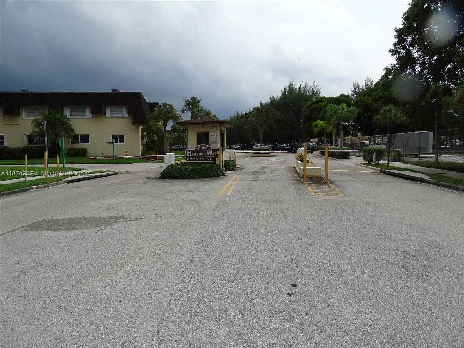 Small Image of 13730 SOUTH WEST 90TH AVE #16-8, Miami Number 33