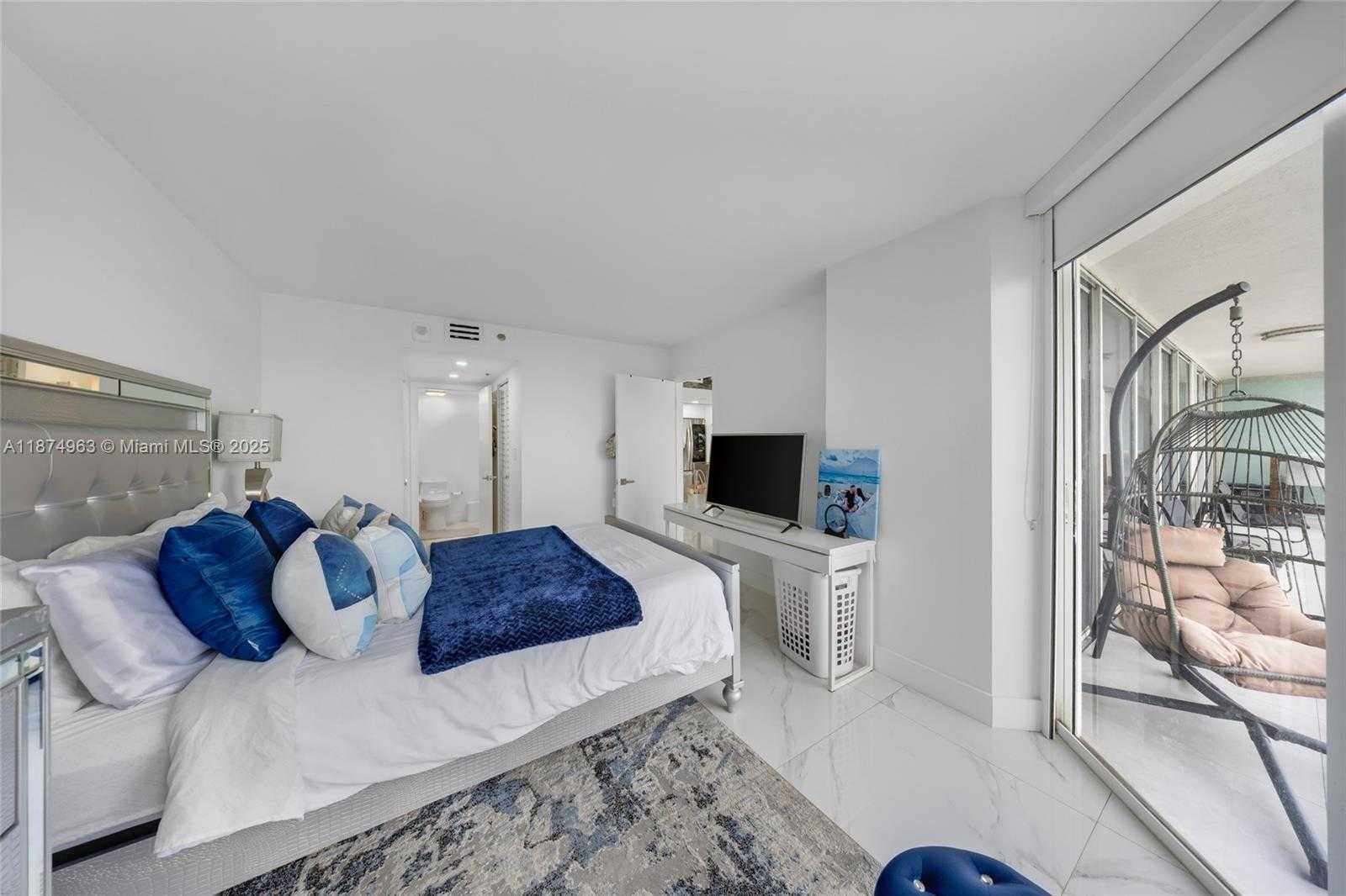Small Image of 7601 EAST TREASURE DR #1422, North Bay Village Number 19