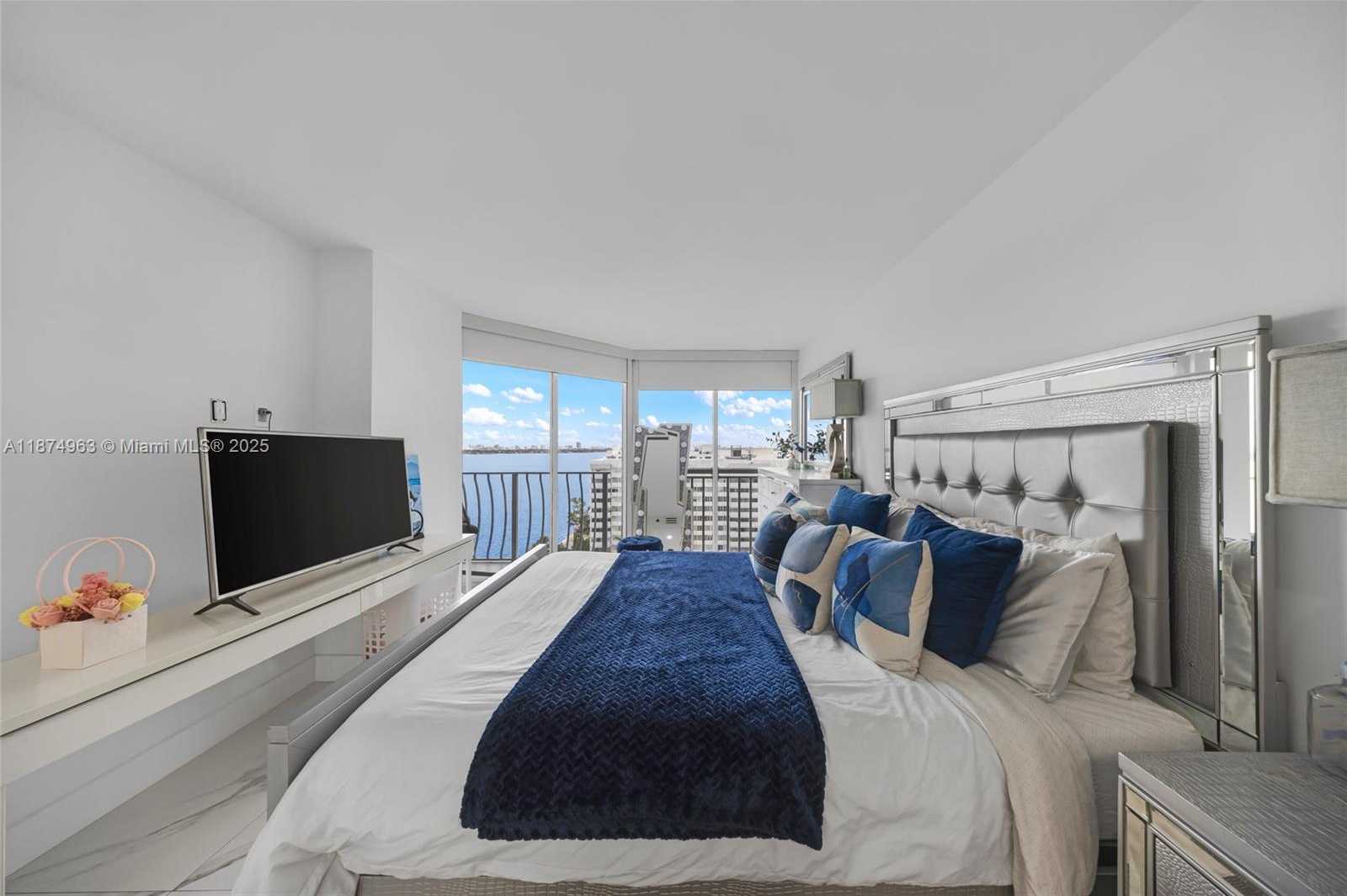 Small Image of 7601 EAST TREASURE DR #1422, North Bay Village Number 20