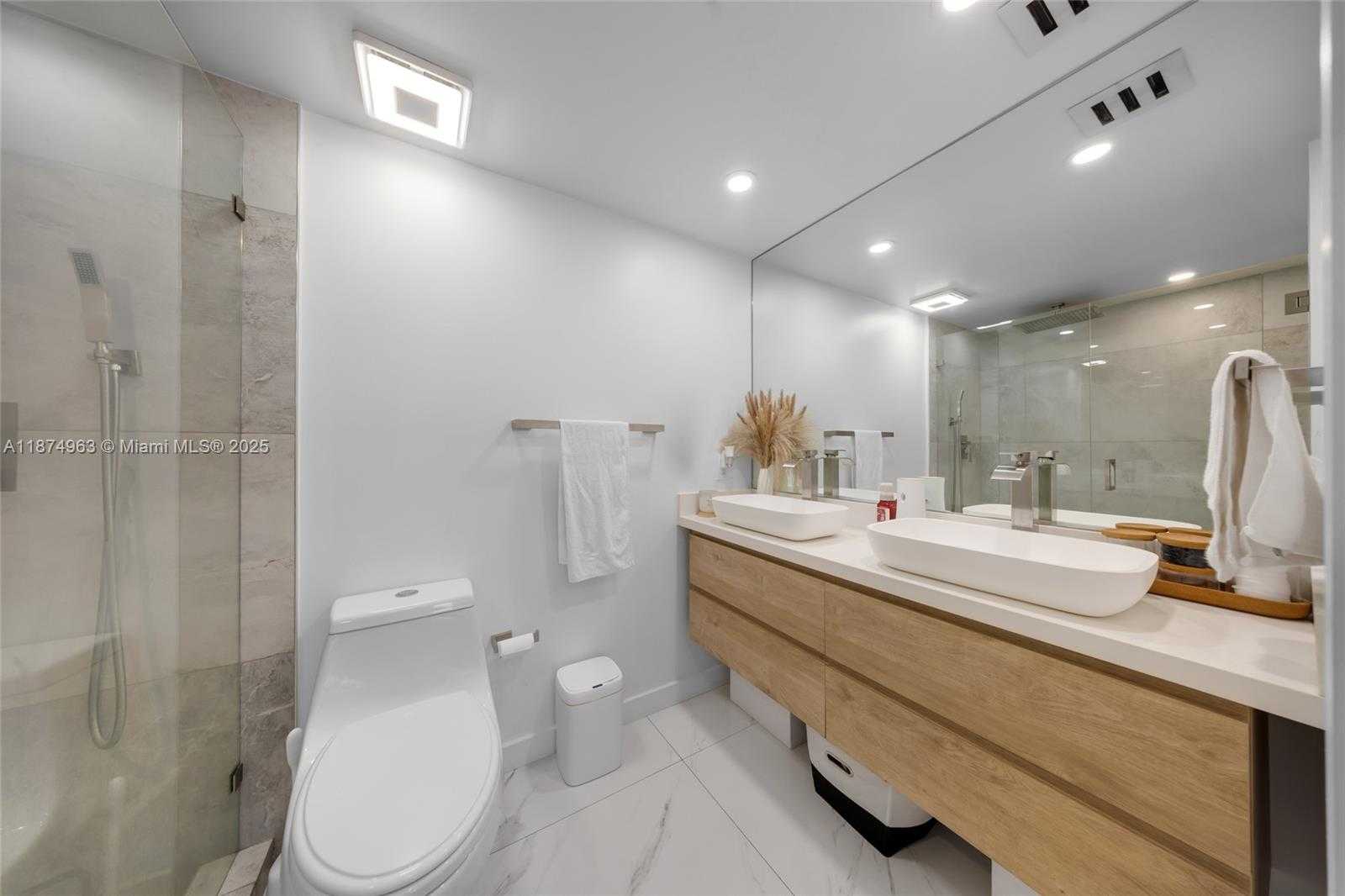 Small Image of 7601 EAST TREASURE DR #1422, North Bay Village Number 22