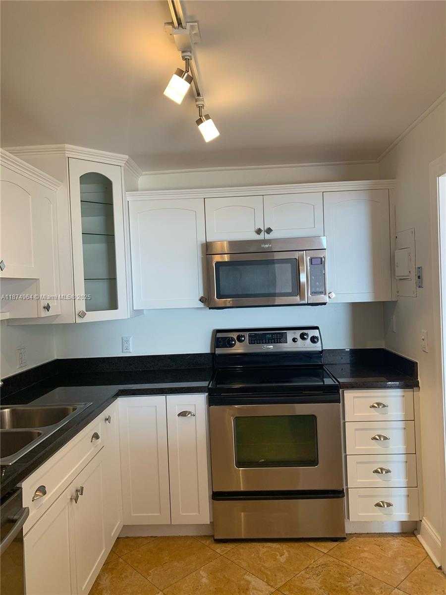 Small Image of 150 SOUTH EAST 25TH RD #9K, Miami Number 4