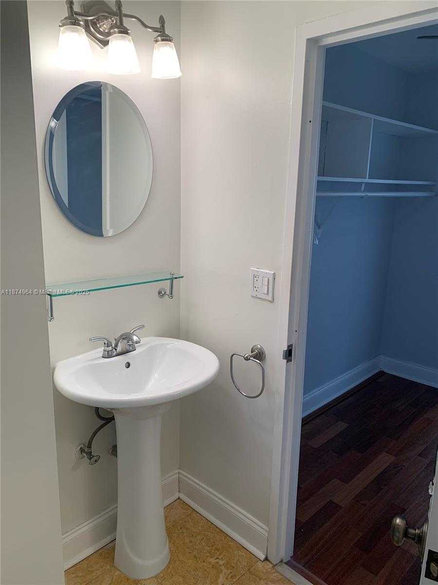 Small Image of 150 SOUTH EAST 25TH RD #9K, Miami Number 7