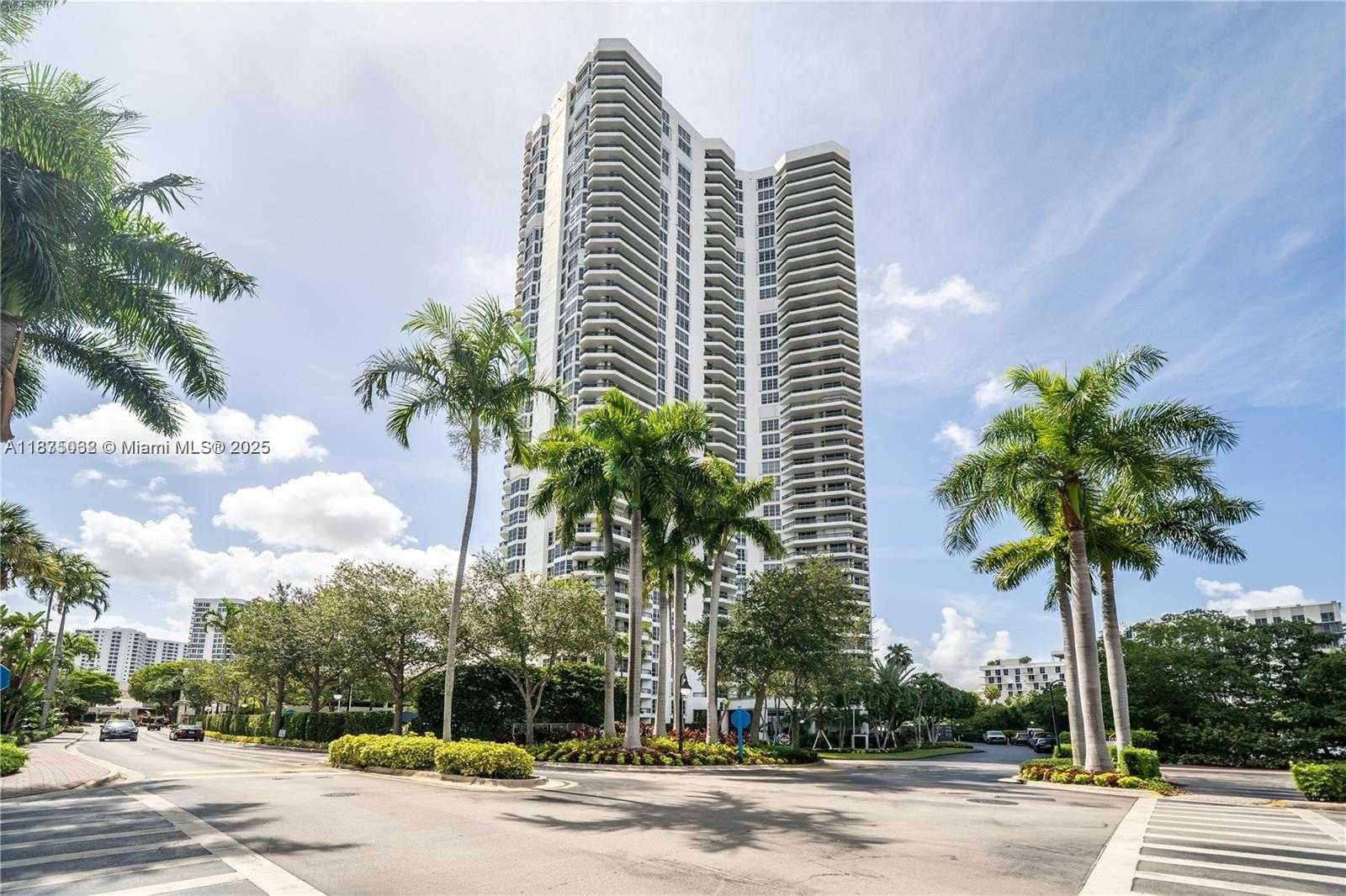 Small Image of 3500 MYSTIC POINTE DR #3505, Aventura Number 8