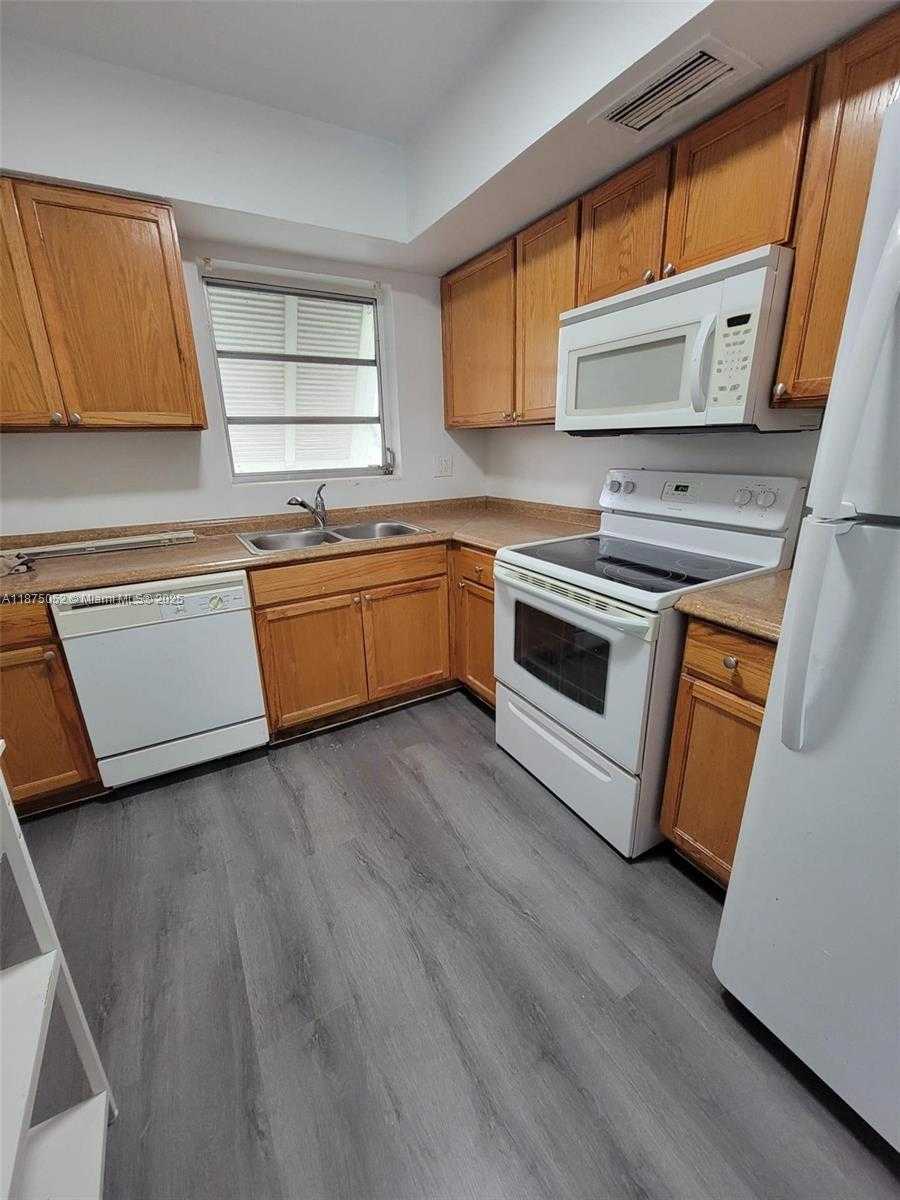 Small Image of 7610 SOUTH WEST 82ND ST #J207, Miami Number 14