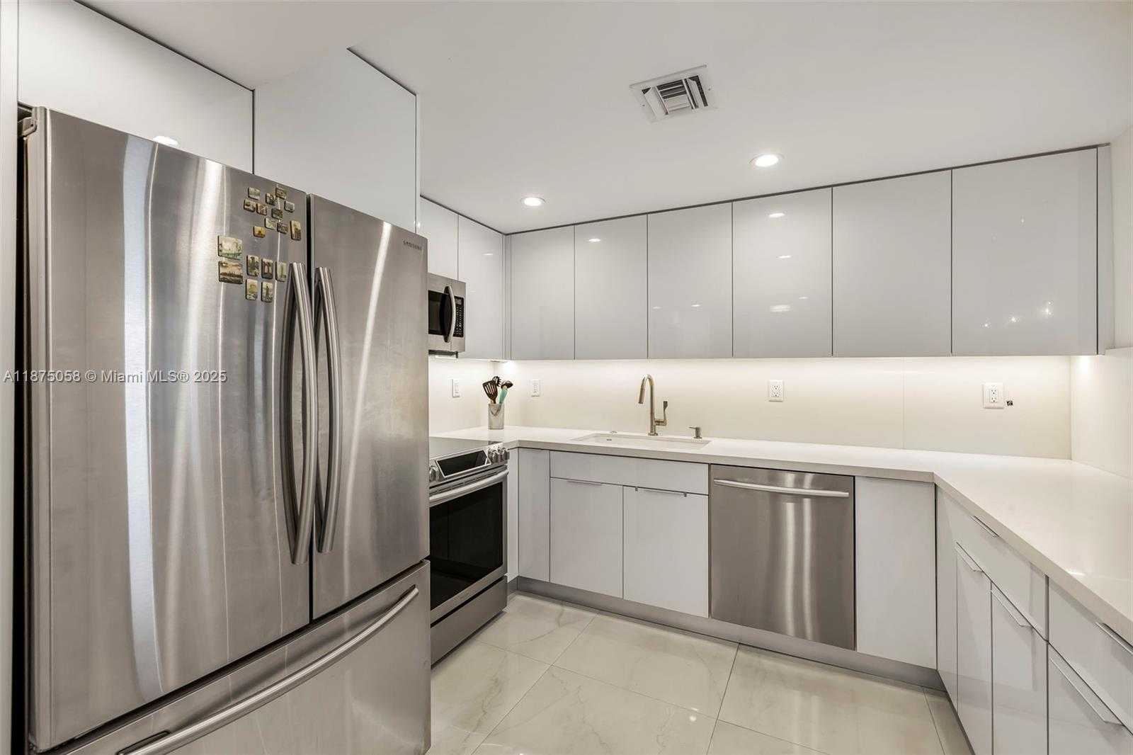 Small Image of 5401 COLLINS AVE #1231, Miami Beach Number 18