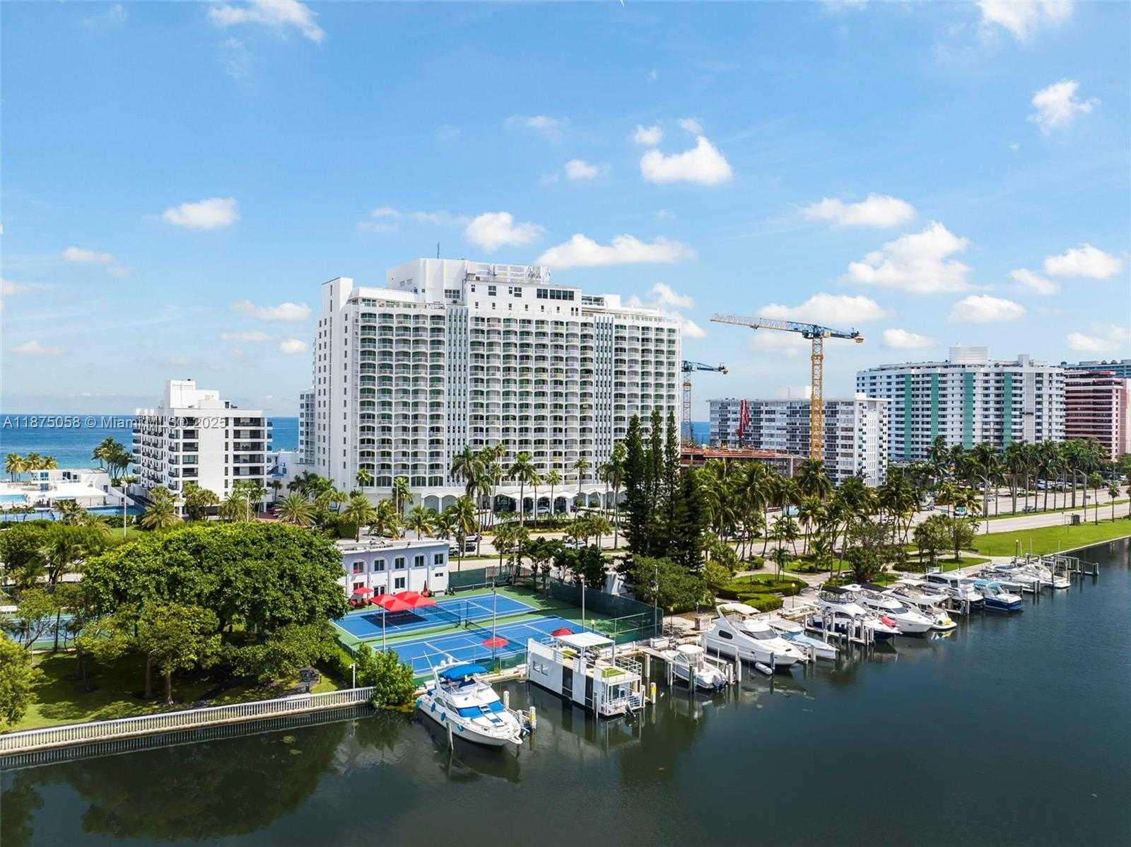 Small Image of 5401 COLLINS AVE #1231, Miami Beach Number 3