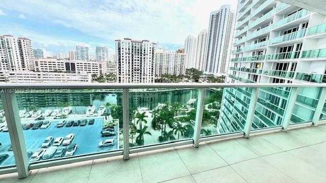Small Image of 100 BAYVIEW DR #1230, Sunny Isles Beach Number 13